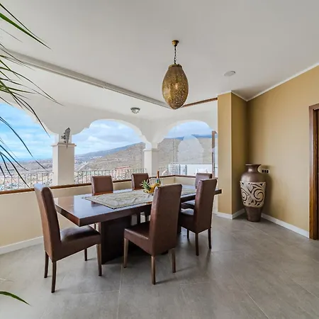 Luxuryvilla Heatedpool Costaadeje Panoramicseaview * Costa Adeje (Tenerife)