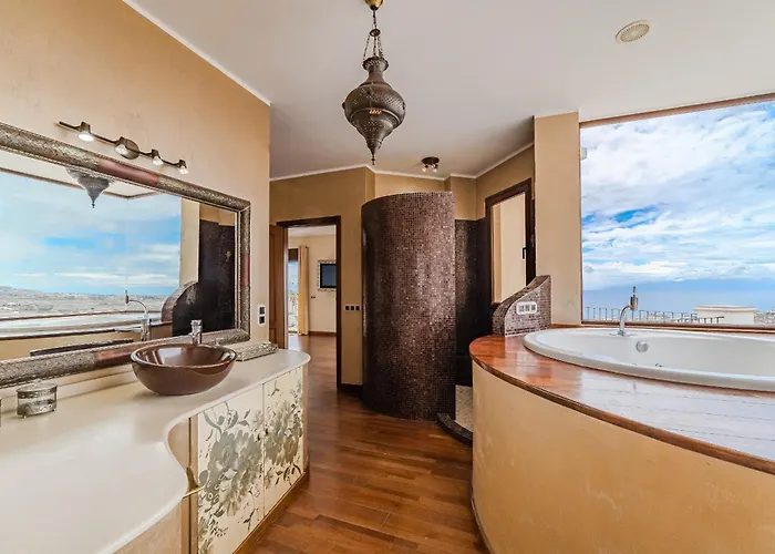 Luxuryvilla Heatedpool Costaadeje Panoramicseaview * Costa Adeje (Tenerife)